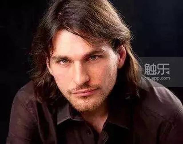 这款教你在夜店泡妞的游戏，玩起来感受像是在相亲