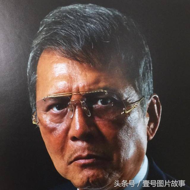 曾经担任过四代目组长竹中正久的保镖,在组内地位不低.