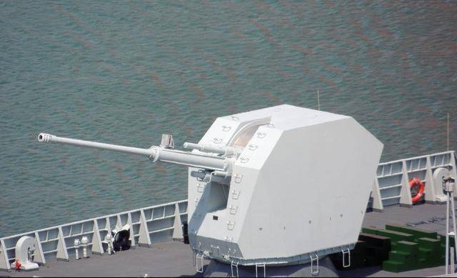 该舰炮为h/pj33型双联装100毫米舰炮(又名79式),该炮主要由发射系统