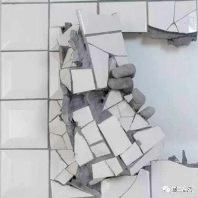 简直逼死强迫症,碎瓷砖也能做艺术品?