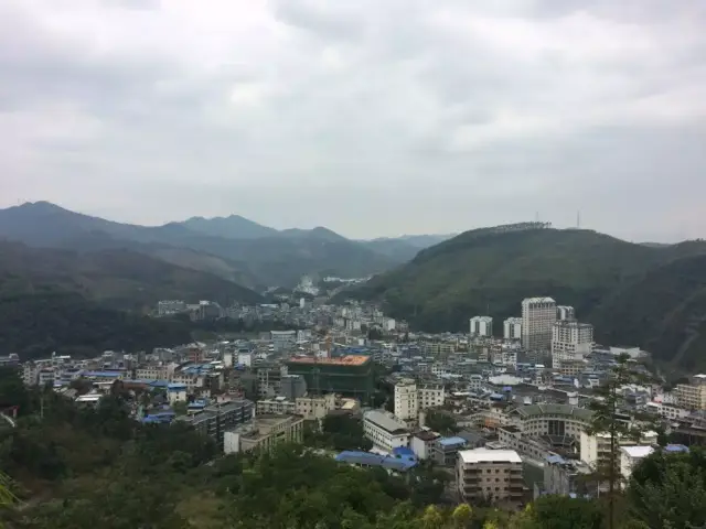 践行不忘初心誓言 做一名合格共产党员——驻西林县医疗卫生帮扶工作