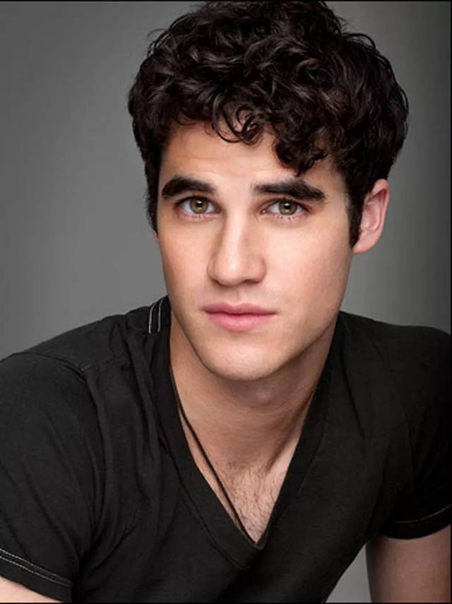 欧亚混血男演员darren criss 拒绝承认亚裔血统,被粉丝狂喷!