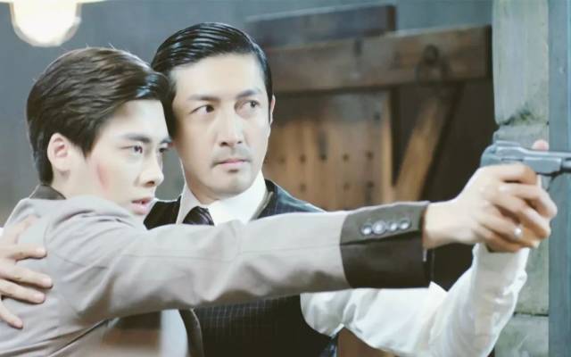 张鲁一疑似整容?抢走节目风头,暗戳戳秀恩爱的他,私下性格