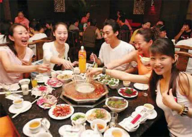 重庆火锅加盟店什么时候做营销最合适?