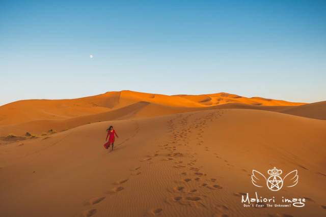 在三毛笔下的撒哈拉沙漠过中秋是什么感受?