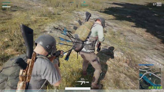 吃鸡神仙大赛第二季正式开战,有一人拿到枪,立