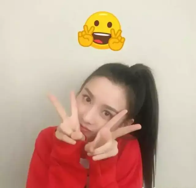 宋祖儿模仿表情包秀,图六最可爱,新拍照姿势九连拍你学会了吗?