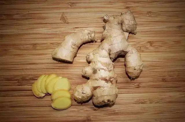 她把天后含在嘴里,几事情a天后的肉松发生了!_生姜搜狐泰国黄金手机卷图片