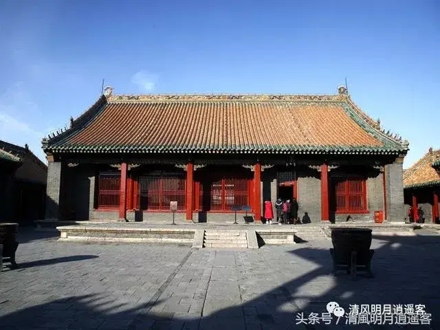 沈阳故宫的西路,由戏台,嘉荫堂,文溯阁和仰熙斋等组成,于1782年建成