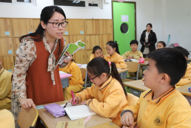 北京第二实验小学朝阳课程学校展示v课程现场强吻小学生被图片