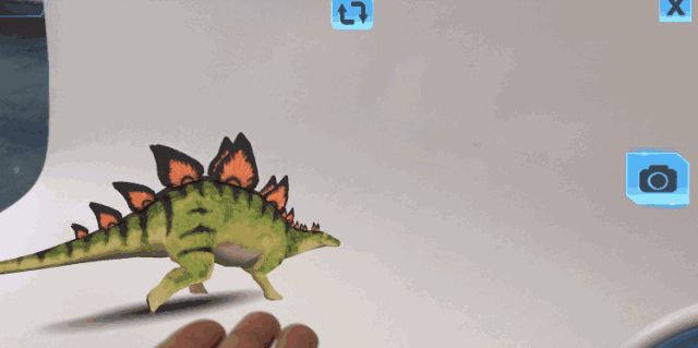 只需要拿着手机,使用欧西亚smartglobe ar app,打开照相功能一起合个