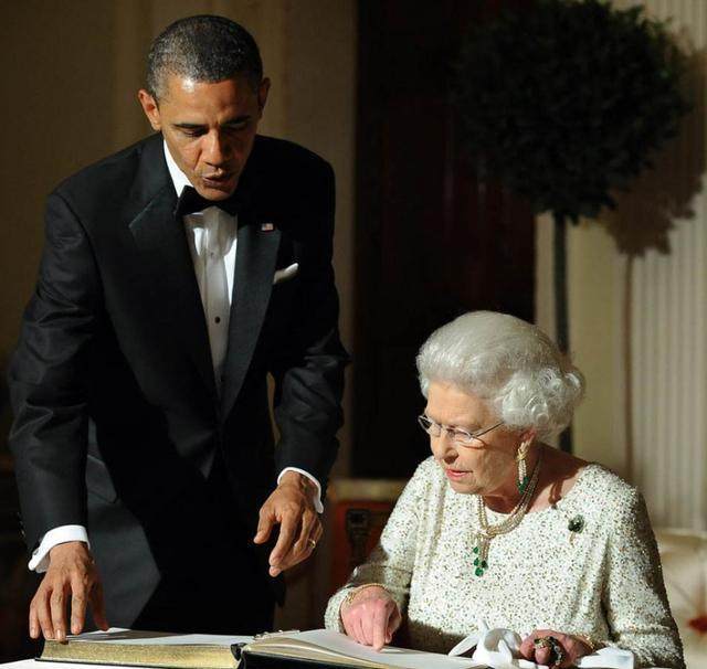 英国女王伊丽莎白的终极梦想,熬死亲儿子查尔