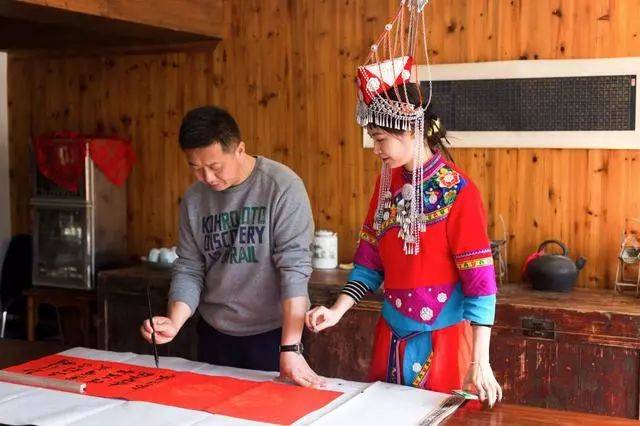 青腾小院的名字来源于另一位畲族美女雷青和她的弟弟雷腾.