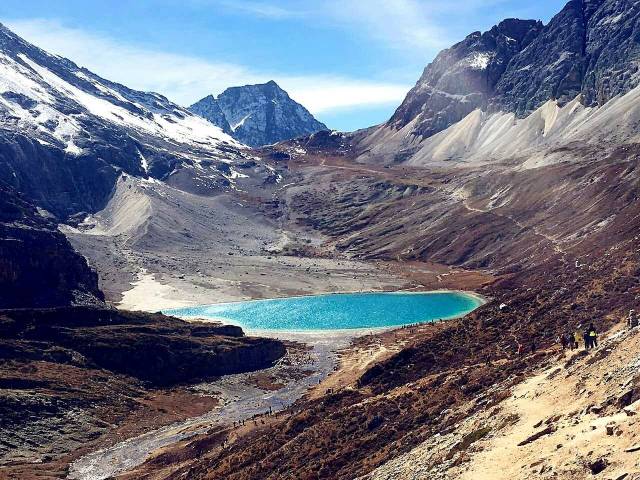 询问老司机成都开车到稻城亚丁要多久?