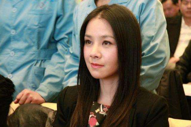 41岁何琳近照,曾被误传陈坤儿子生母多年,婆婆是知名老戏骨