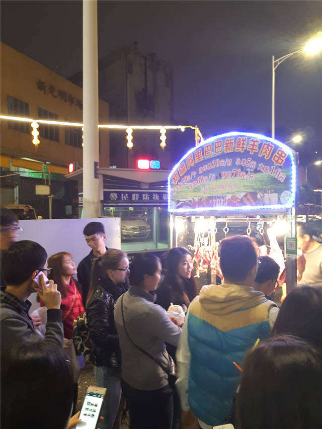 你知道东莞莞城区哪里的夜市人最多最热闹吗