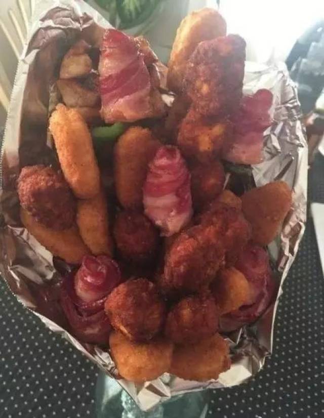 烤串花束 肥牛花束可能只适合在火锅店里拿出来,不然祷话