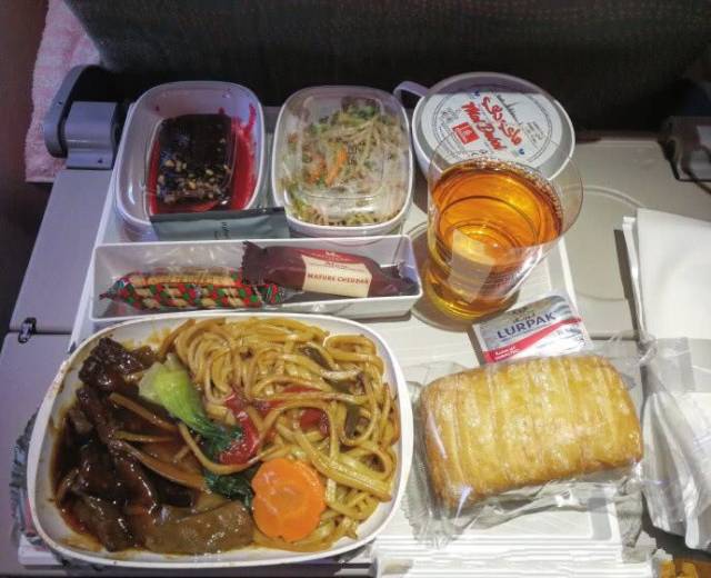 各国"飞机餐"大比拼,韩国的看着最有食欲,中国则差上一点点!