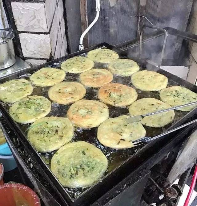 忘记排队超长的阿大葱油饼吧!家门口就有超赞