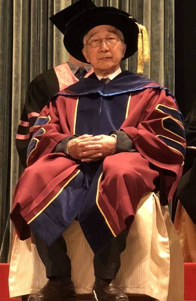 靳尚谊先生荣获澳门科技大学荣誉博士学位