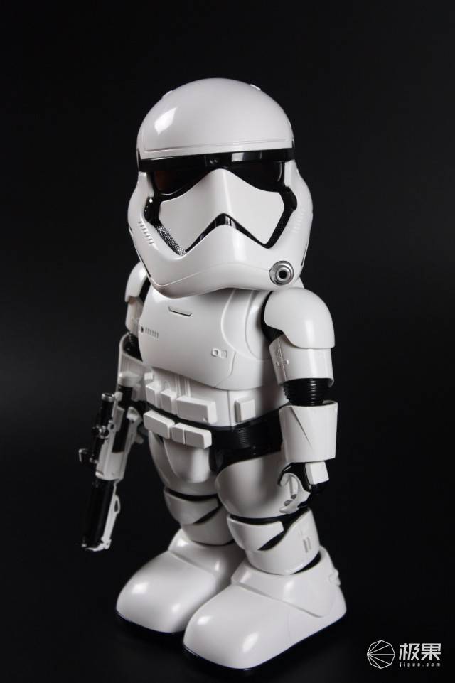 堕入黑暗面!优必选第一军团冲锋队员机器人