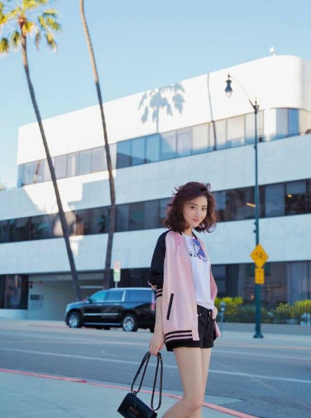 公开和张继科恋爱的景甜,过去一直有个秘密男