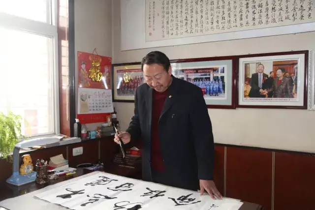 新长城传媒丨高平民营企业家牛继锁的翰墨人生