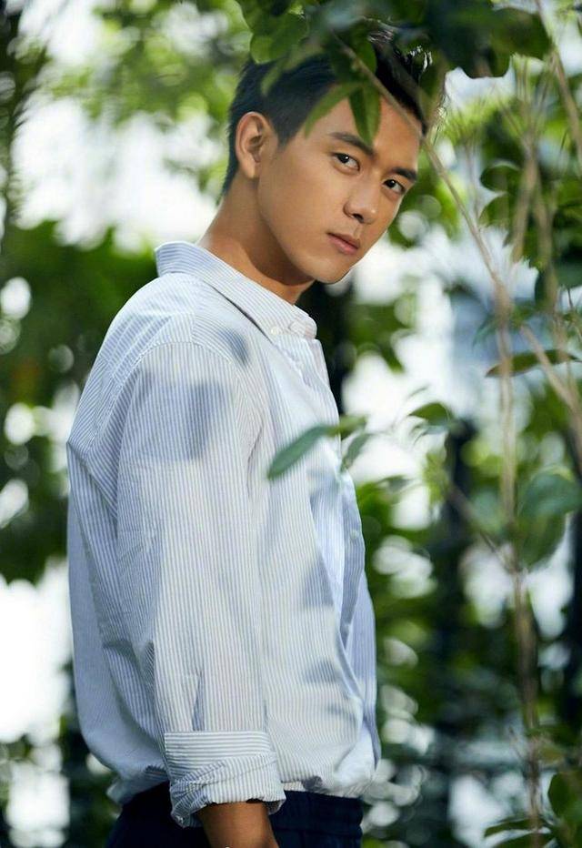 陈伟霆李现评论"互怼" !现实关系也是塑料兄弟情?