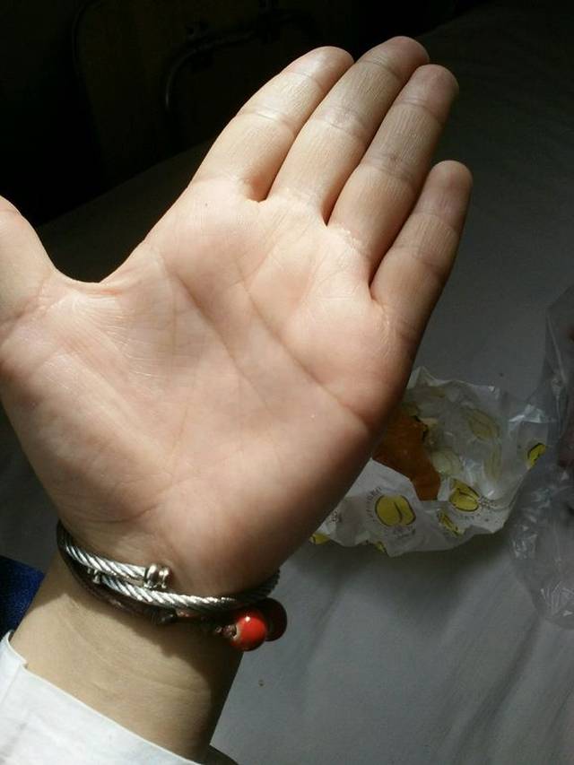 掌纹有财运图的手相,事业发展的非常好,容易发财!