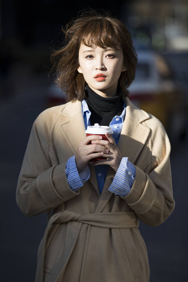 据悉,由虞朗担任女一号的爱情喜剧《我的女友要上