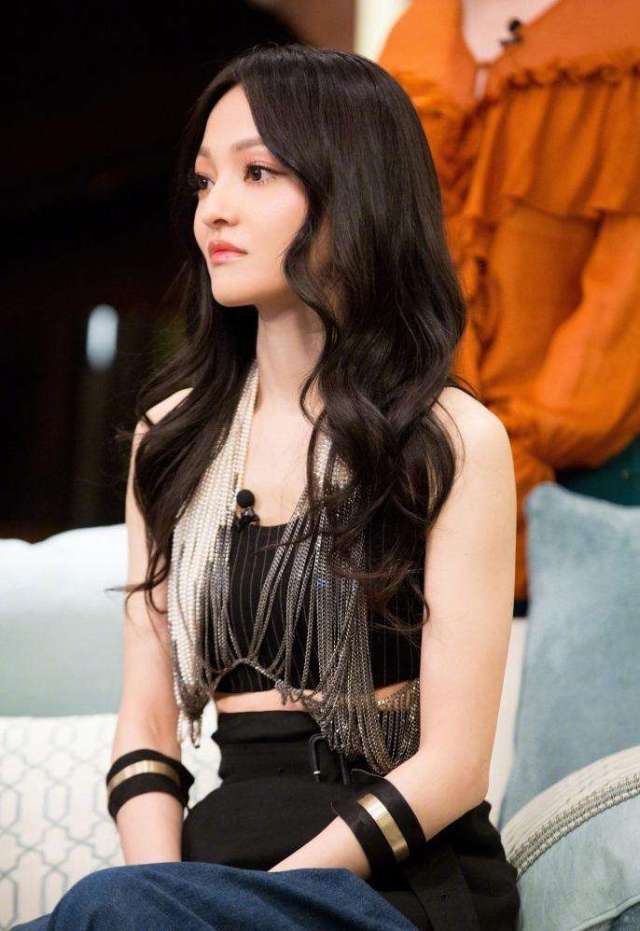 《歌手》新精彩:平凡之路离不开你,漫步云端空