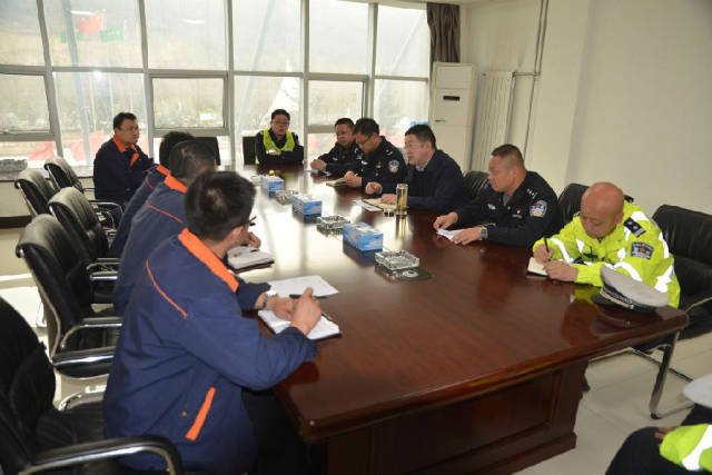 昔阳交警大队深入危化品生产运输企业督导检查