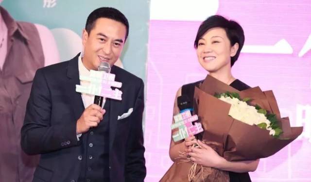 张嘉译吻遍半个娱乐圈女星,年轻时却长这模样
