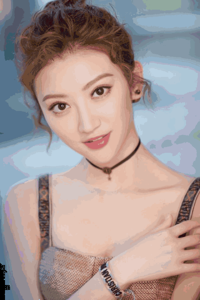 众所皆知景甜小姐姐的衣品一直在线, 甜美公主风和酷帅街头感任意