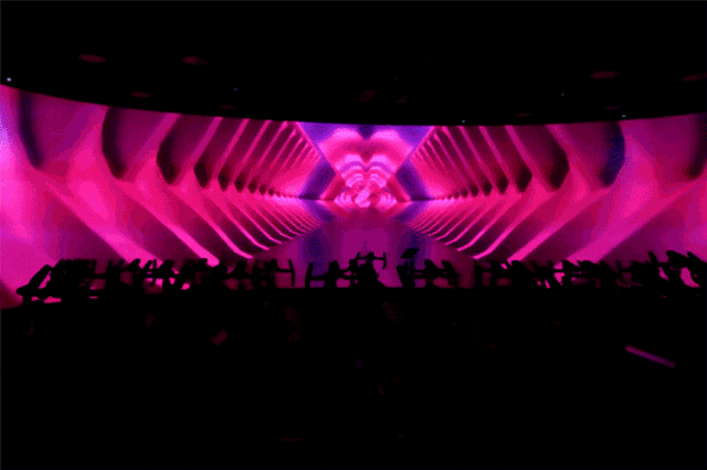 动感音乐,一边欣赏虚拟世界的风景,枯燥的运动顿时变得生动有趣起来!
