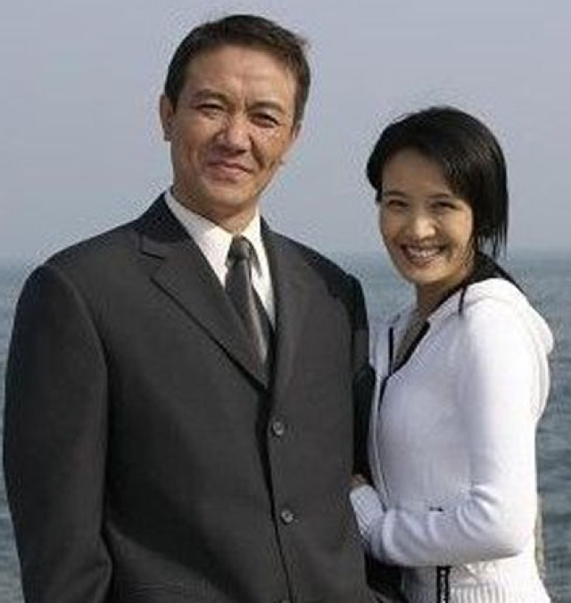 李幼斌的前妻是其在长春话剧院工作时认识的演员张瑞琪,两人在一起