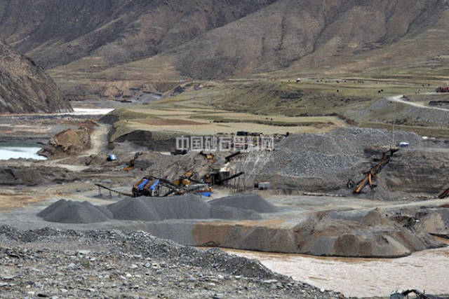 2018环保风暴更猛 采石、采砂、粉尘排放一个