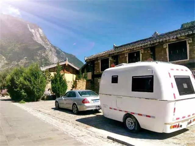 1.98万小型拖挂房车价格 fd60a8a261f84d4b99e41c55c5323b5c.jpeg