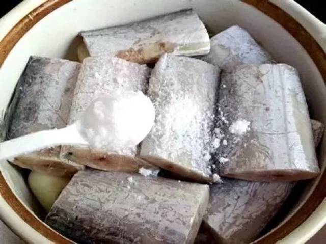 一锅鲜嫩的带鱼煲,补脾,益气,养肝,皮肤干燥者尤其适合哦