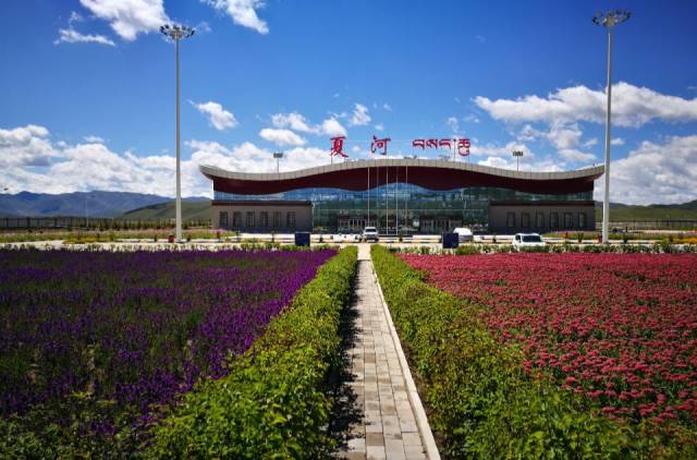 夏河机场服务范围包括甘南州,临夏州等地区,是甘肃省少数民族地区的第