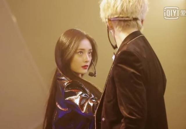 周洁琼热舞引范丞丞满脸羞涩,林彦俊捂嘴偷笑