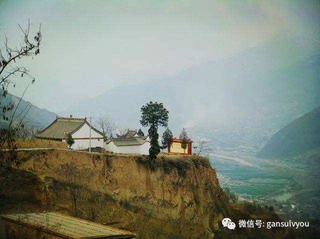 武都区汉王镇大坪山--唐代礼部尚书李揆祠堂(九天圣母传略出处).