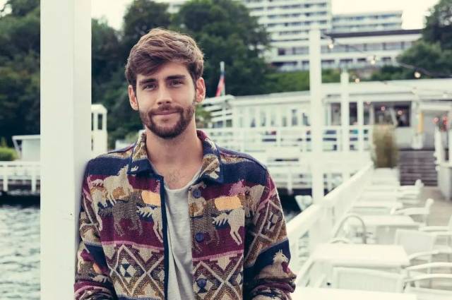 过气男歌手alvaro soler 因卖肉不成被迫出新歌!我爱他!