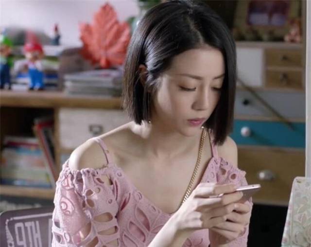 而且f姐发现一个问题,连着好几部剧李溪芮都是一个发型.