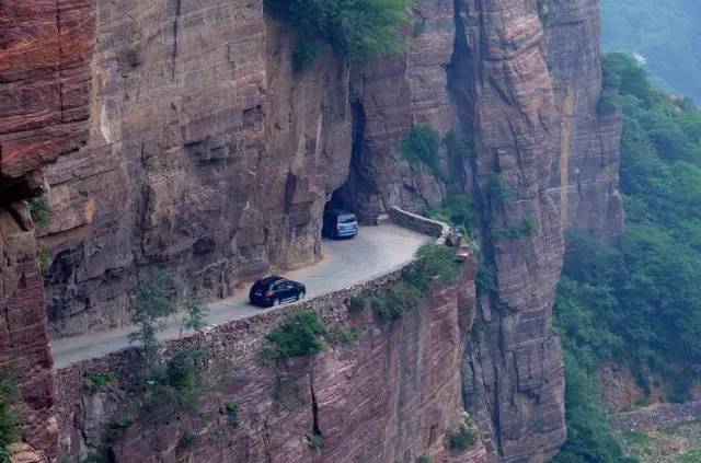 中国"挂壁公路"你走过几条?