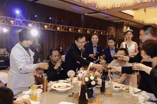640_426gif 动态图 动图