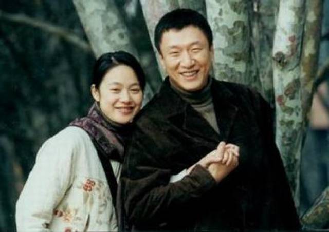 2002年,与宋春丽,陆毅,孙红雷,袁立,温峥嵘,孙洪涛主演了汪俊导演的