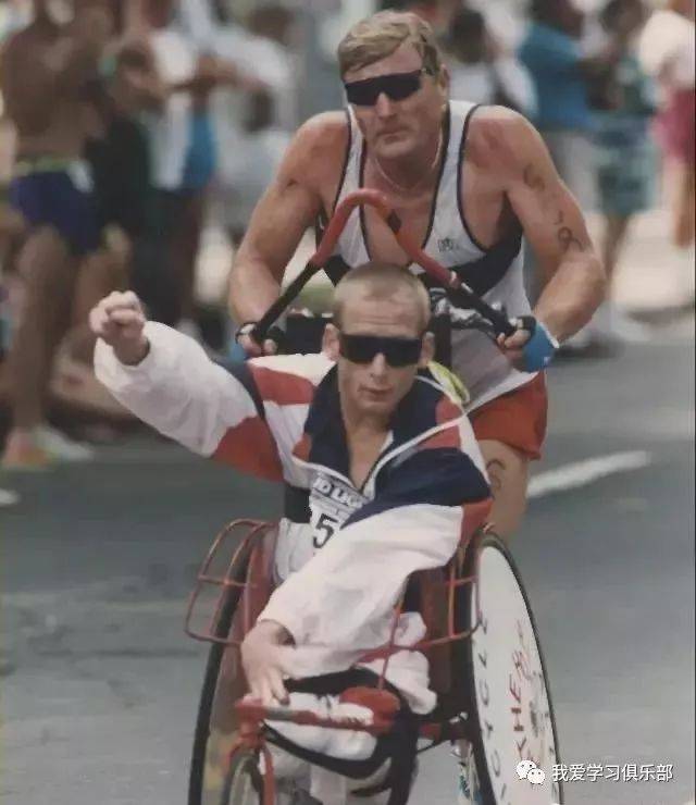 " dick还给自己和儿子的跑步组合, 起了个名字"team hoyt".