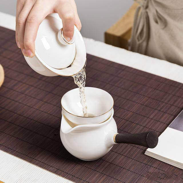 新手如何使用盖碗?