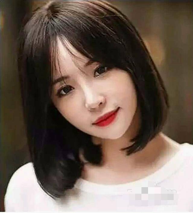 圆脸女剪什么发型都脸大?这9发型拯救你